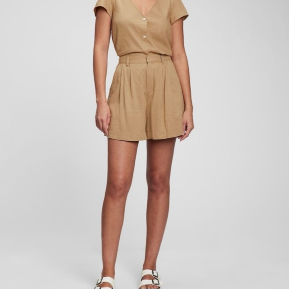 GAP Linen Blend Shorts Size 0 High Rise Pleated 5”Inseam Mojave Tan